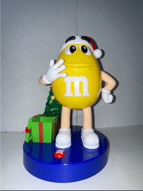 M&M'S Yellow Holiday Figurine with Santa Hat and Tree